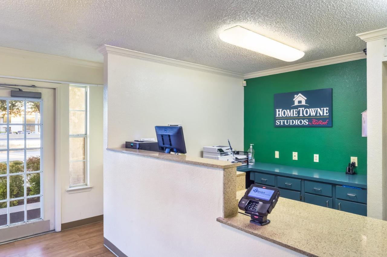 Hometowne Studios By Red Roof Dallas - North Addison - Tollway Buitenkant foto